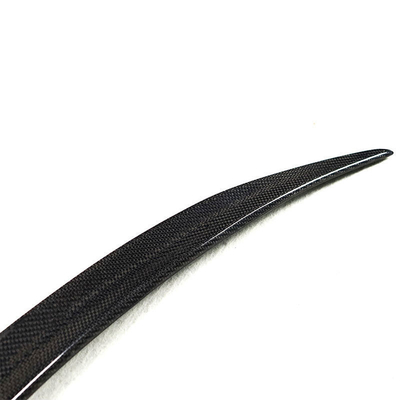 Melhore o seu Mercedes Benz Classe E com o nosso spoiler de asas traseiras de fibra de carbono