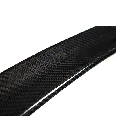 Melhore o seu Mercedes Benz Classe E com o nosso spoiler de asas traseiras de fibra de carbono