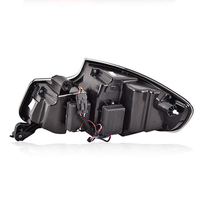 Substitua/repara os seus faróis traseiros BMW Série 2 F22 com um conjunto de LED modificado 2014-2021