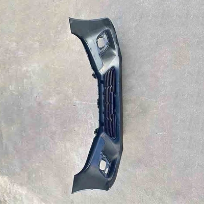Peças de reposição de automóveis OEM Black Car Front Bumper For Toyota Hilux 2016 Picture