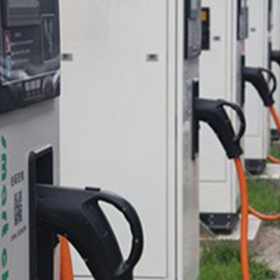 Corrente de saída de corrente contínua carregador rápido de veículos elétricos com interface CCS padrão e ecrã de publicidade